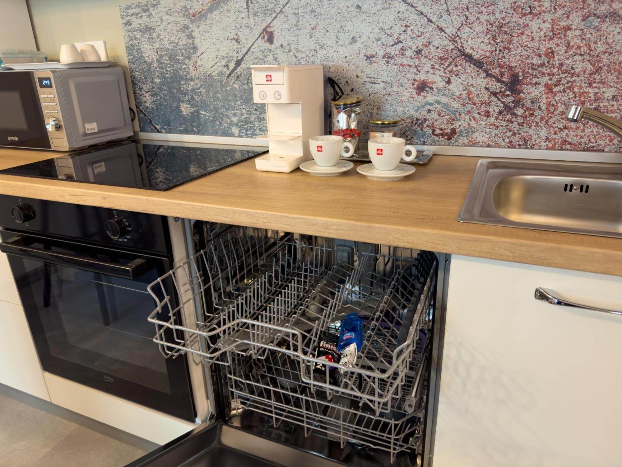 Apartments Adamas Целе Экстерьер фото