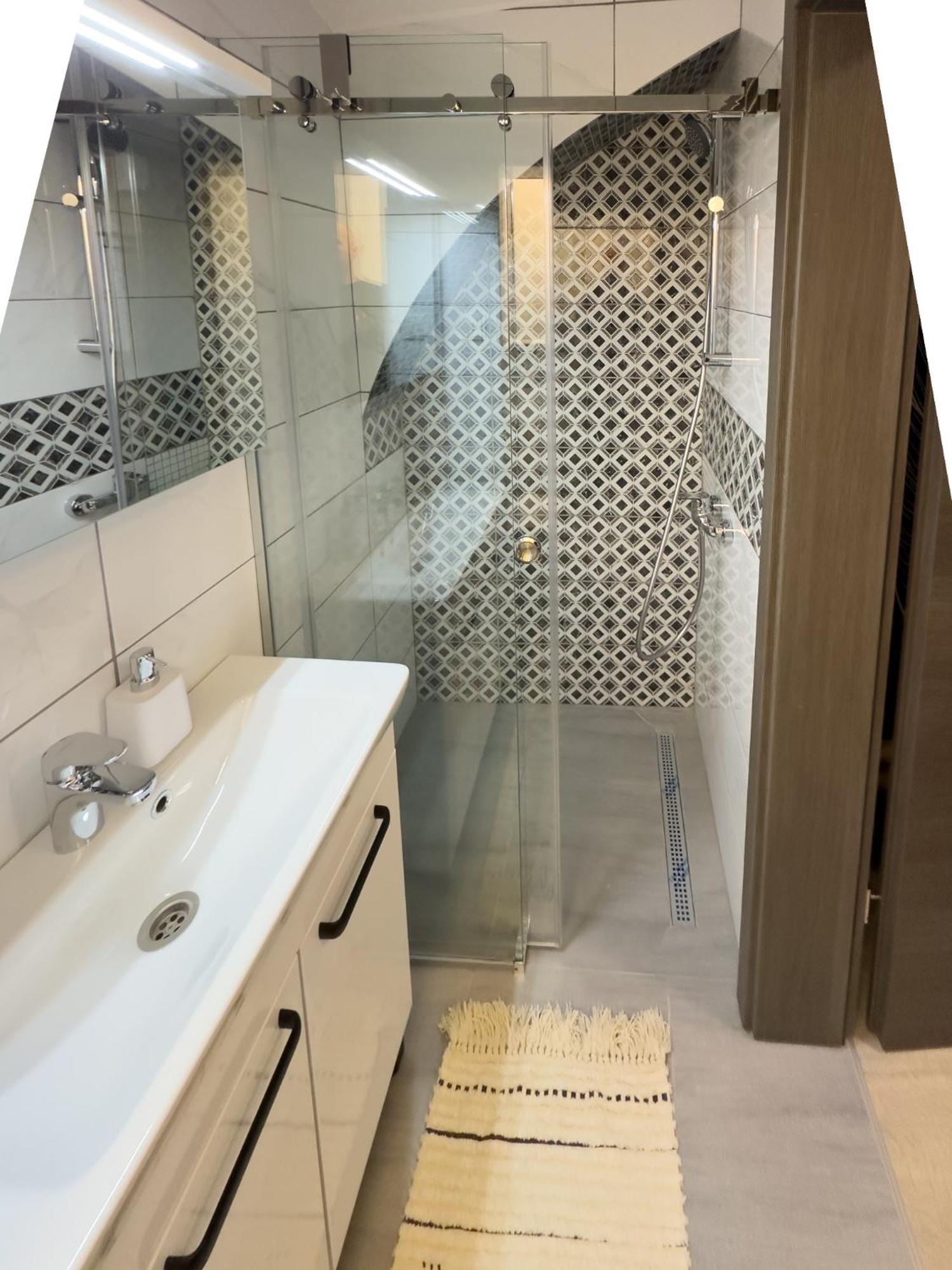 Apartments Adamas Целе Экстерьер фото