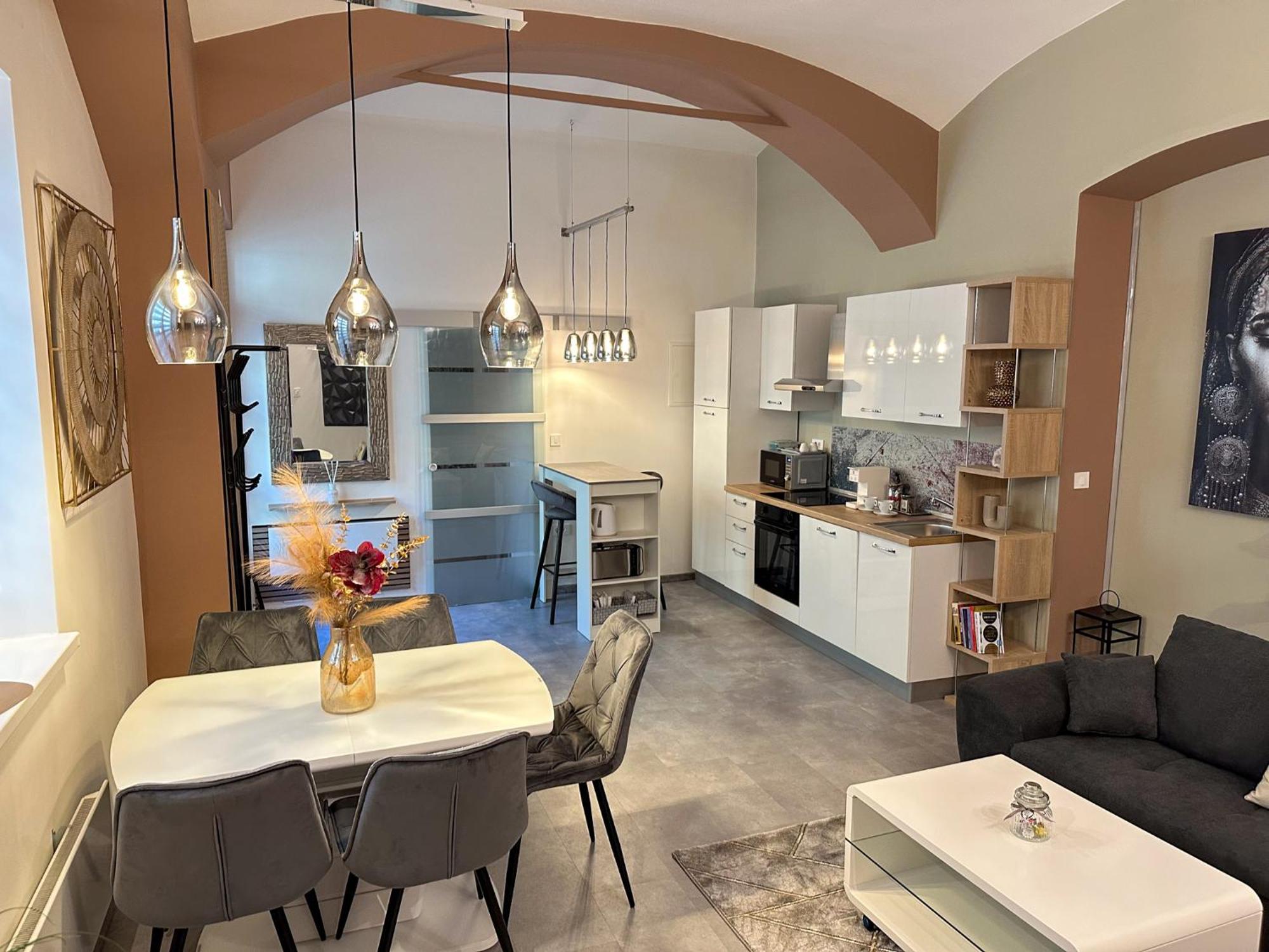 Apartments Adamas Целе Экстерьер фото