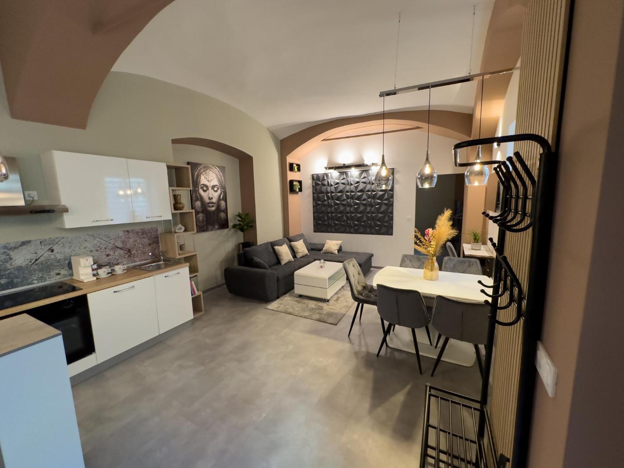 Apartments Adamas Целе Экстерьер фото