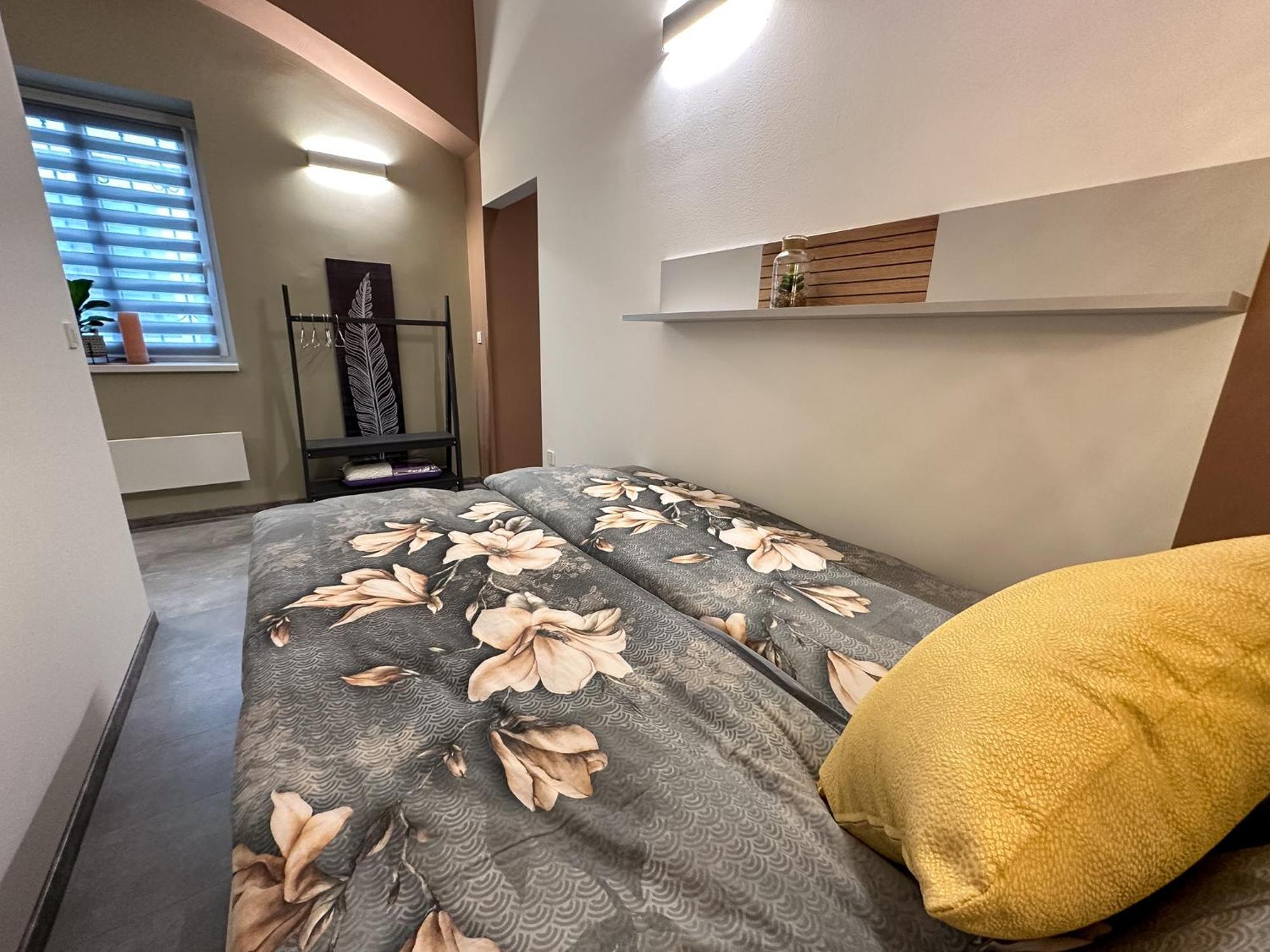 Apartments Adamas Целе Экстерьер фото