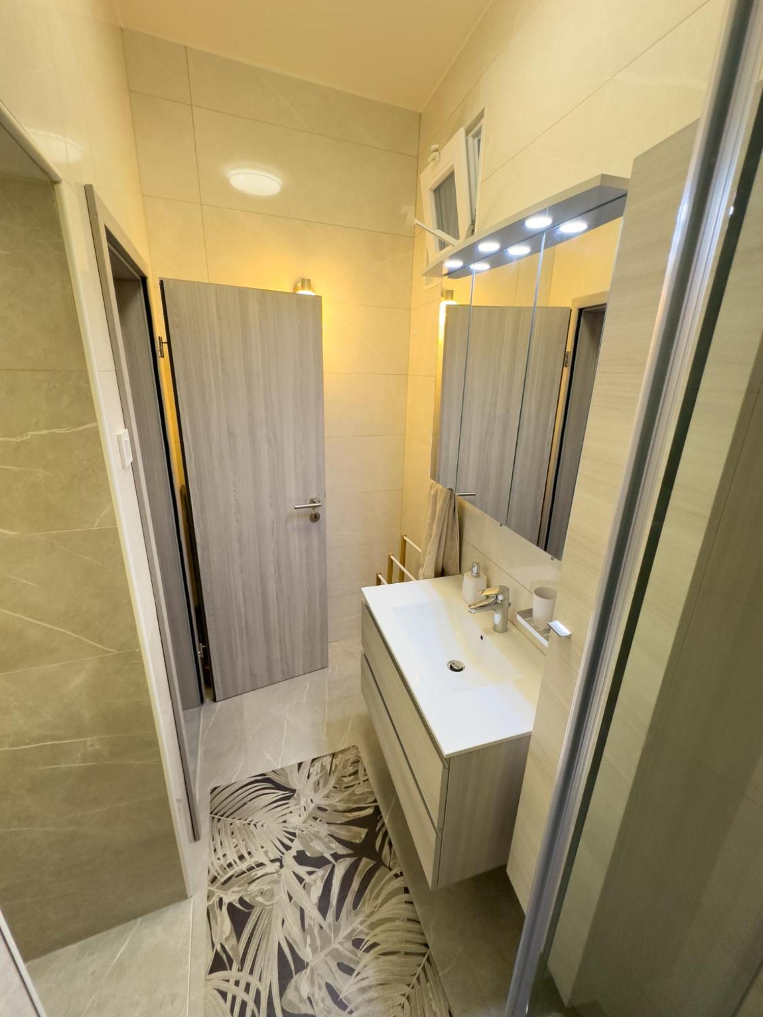 Apartments Adamas Целе Экстерьер фото